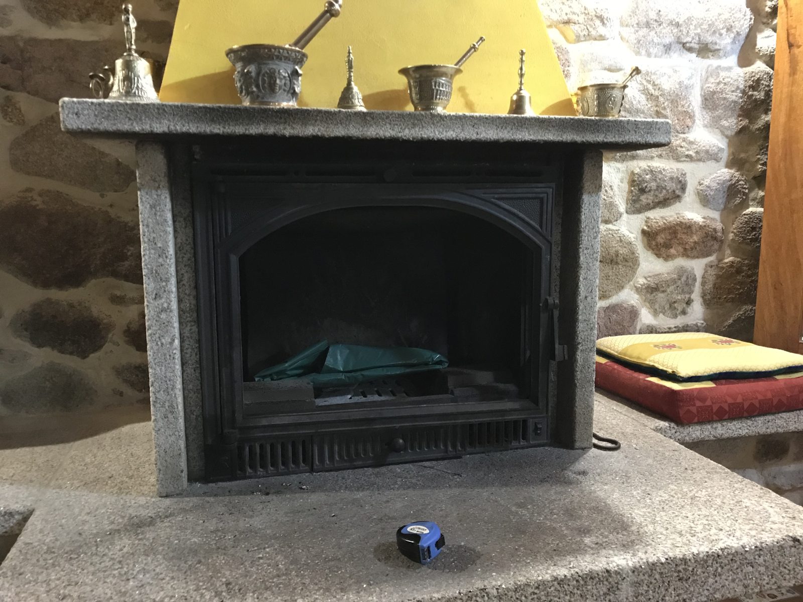 Chimenea de obra antes de instalar el insertable