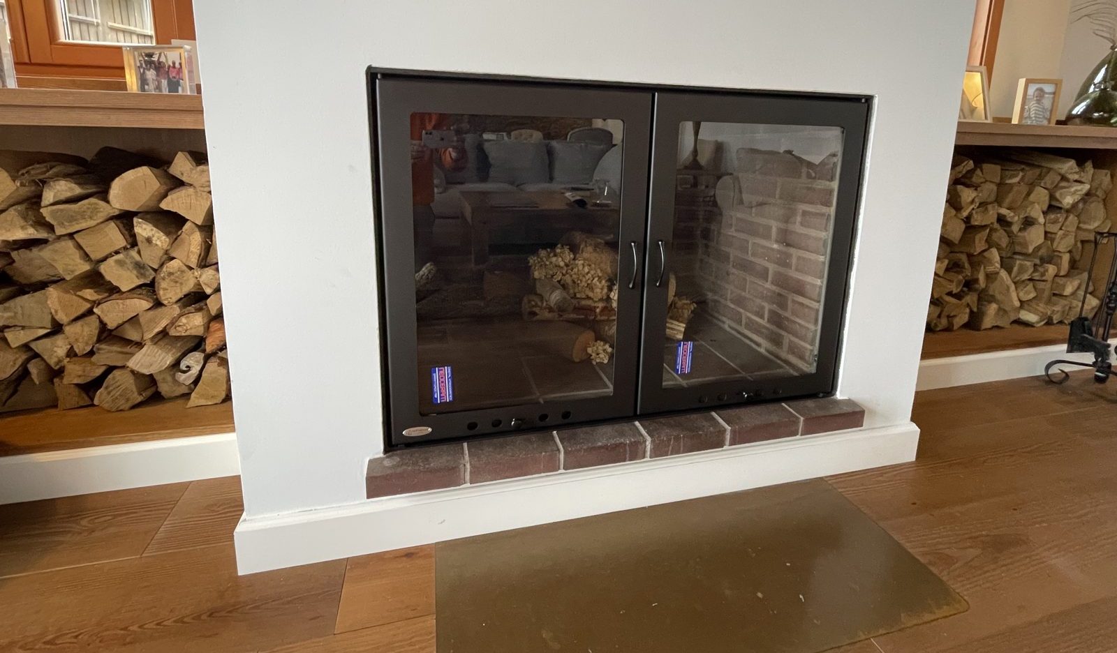 Puertas a medida para chimenea de obra