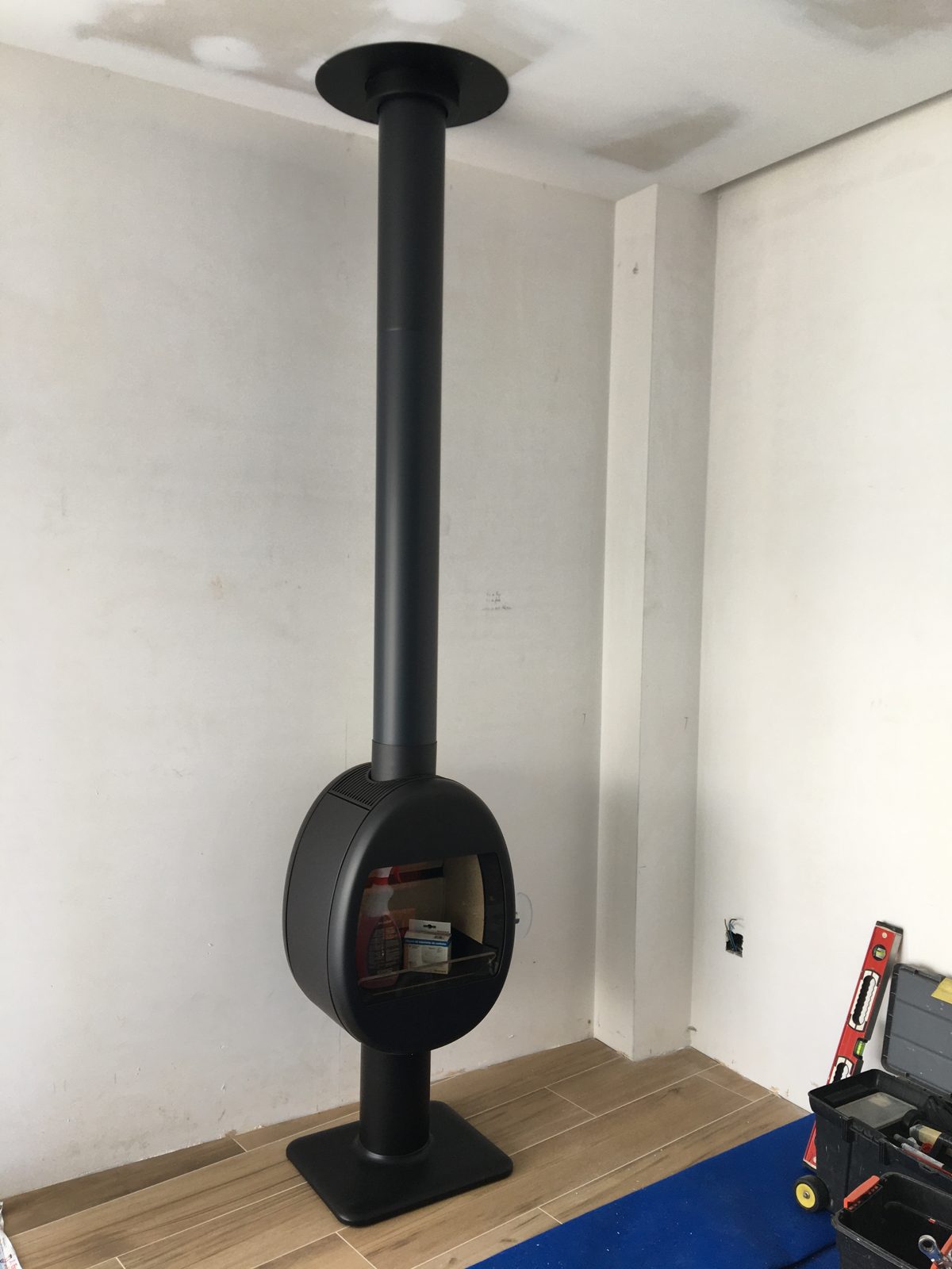 Estufa de leña Scan instalada