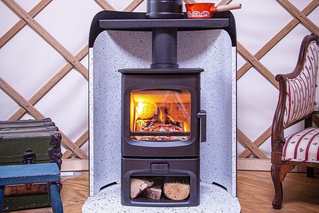 CHARNWOOD AIRE 3 CON LEÑERO ESTUFA LEÑA 5KW